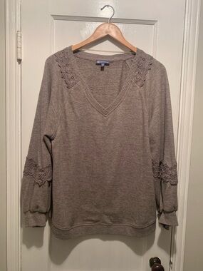 Democracy Long Blouson Sleeve Crochet Applique Sweetheart Neck Knit Top, brown